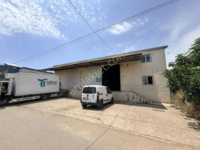 Güzelyurt Da D-400 Ve Tranvaya 200 Metre Mesafede/500 M2 Depo