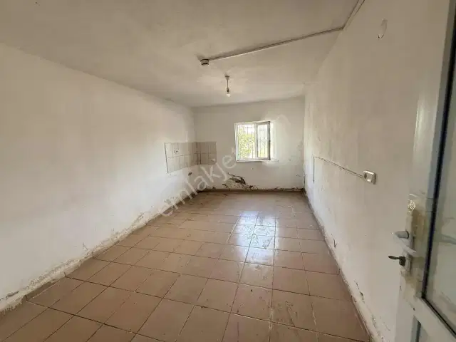 Güzelyurt Da D-400 Ve Tranvaya 200 Metre Mesafede/500 M2 Depo — görsel 4