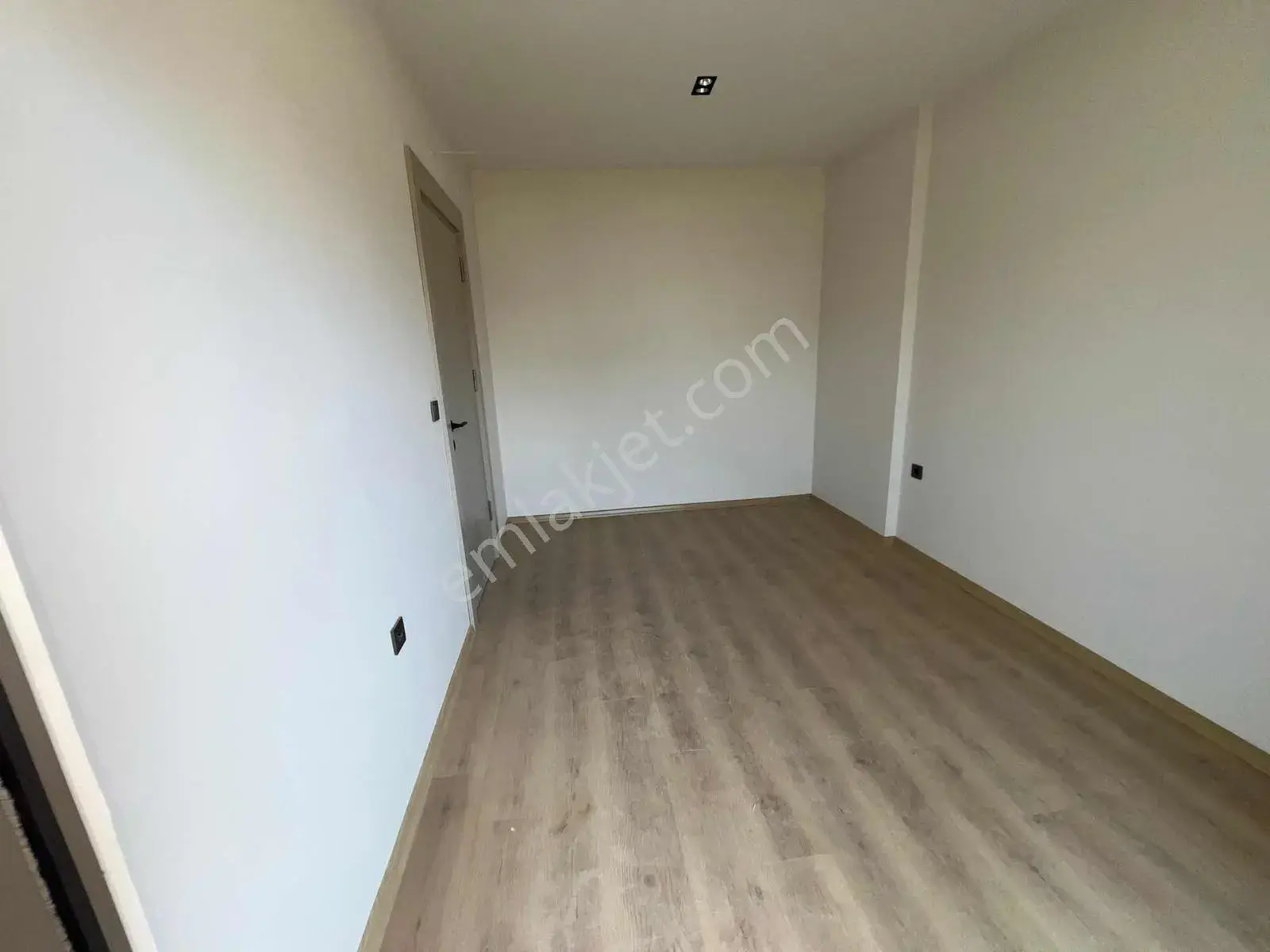 Şehir Hast. Yürüme Mesafesinde Arakat 1+1 Satılık Daire — görsel 2