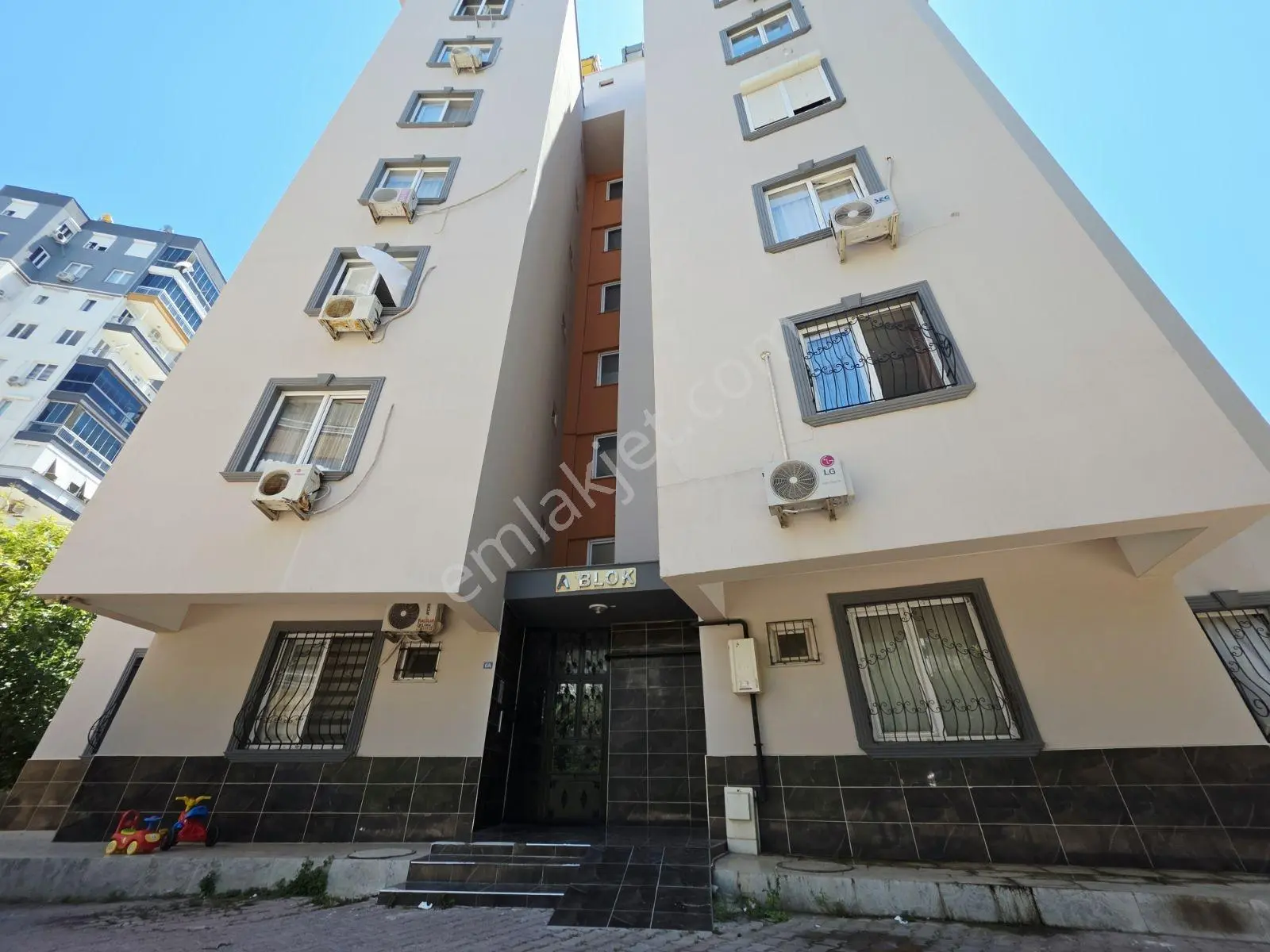 Güzeloba Merkez, Site İçinde Geniş 2+1 Arakat Daire — görsel 2