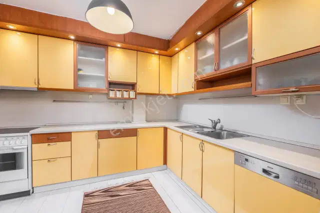 Martılı Sitesinde 1.sırada Denize Sıfır 5+1 Kiralık Boş Villa — görsel 4