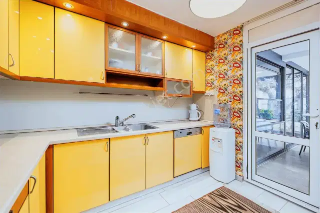 Martılı Sitesinde 1.sırada Denize Sıfır 5+1 Kiralık Boş Villa — görsel 5