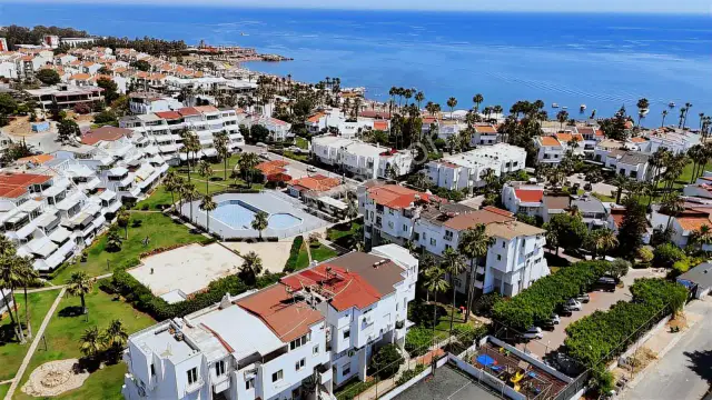 Martılı Sitesinde 1.sırada Denize Sıfır 5+1 Kiralık Boş Villa — görsel 12