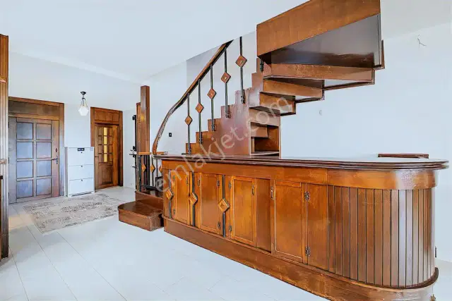 Martılı Sitesinde 1.sırada Denize Sıfır 5+1 Kiralık Boş Villa — görsel 23