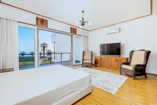Martılı Sitesinde 1.sırada Denize Sıfır 5+1 Kiralık Boş Villa — görsel 27
