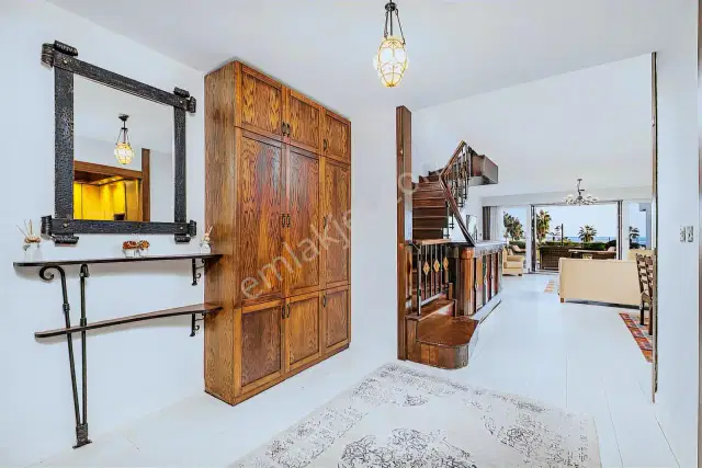 Martılı Sitesinde 1.sırada Denize Sıfır 5+1 Kiralık Boş Villa — görsel 31