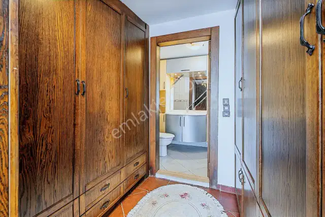 Martılı Sitesinde 1.sırada Denize Sıfır 5+1 Kiralık Boş Villa — görsel 35