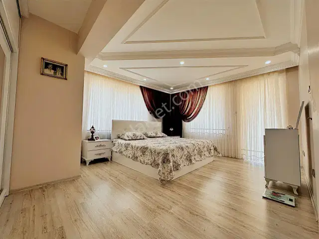 Banaz'da Emsalsiz Bahçeli 5+1 Forleks Satılık Masrafsız Villa — görsel 24