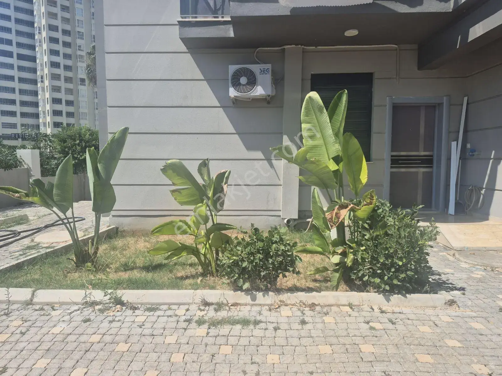 Havuz Başı , Bahçe Kullanımlı Sifir Eşyalı 1+1 Köşe Daire — görsel 9