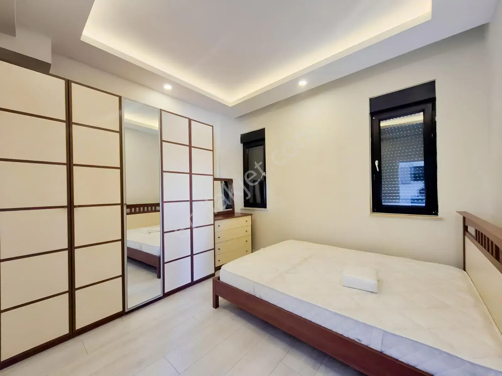 Havuz Başı , Bahçe Kullanımlı Sifir Eşyalı 1+1 Köşe Daire — görsel 18
