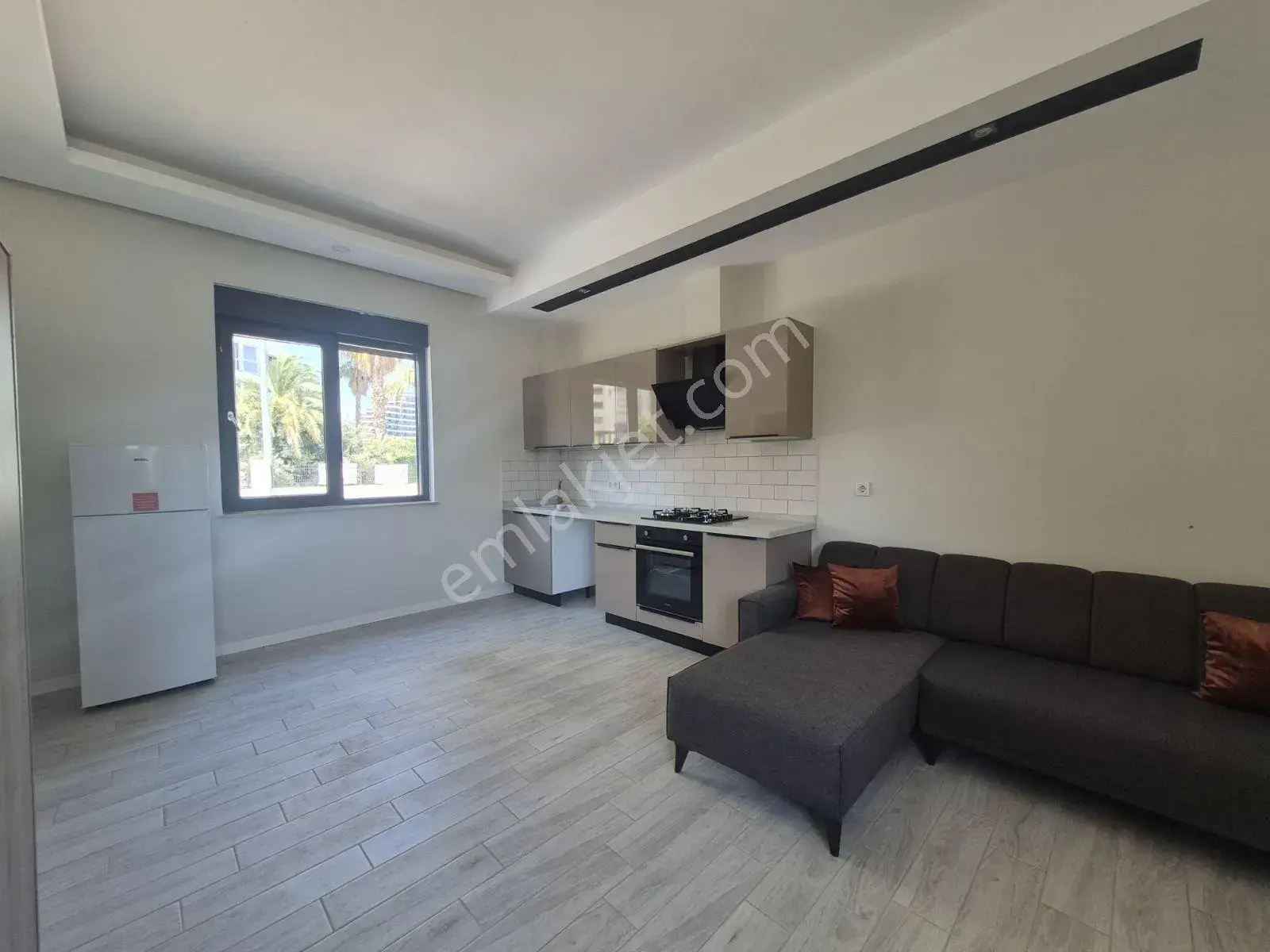 Havuz Başı , Bahçe Kullanımlı Sifir Eşyalı 1+1 Köşe Daire — görsel 20