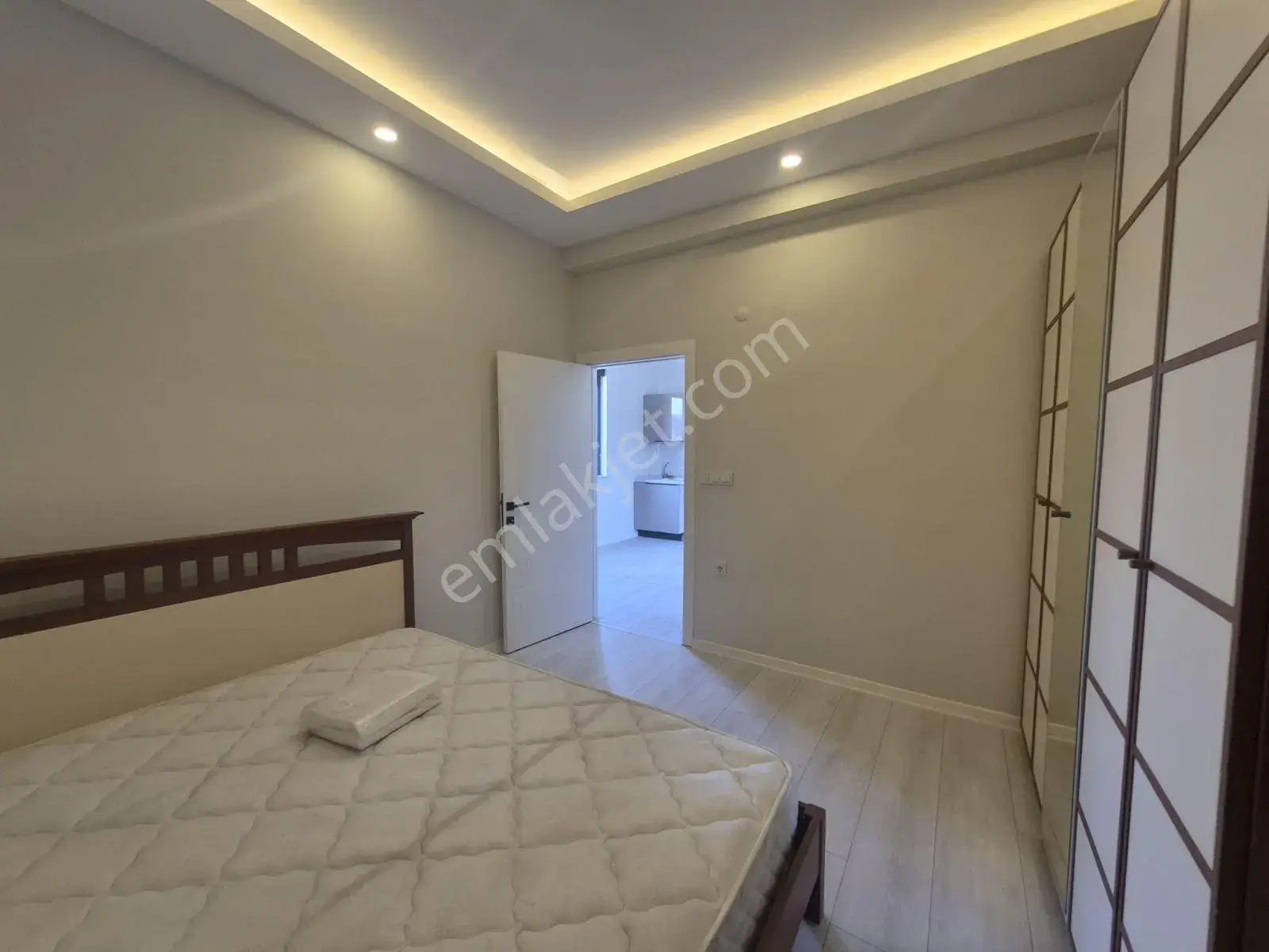 Havuz Başı , Bahçe Kullanımlı Sifir Eşyalı 1+1 Köşe Daire — görsel 21