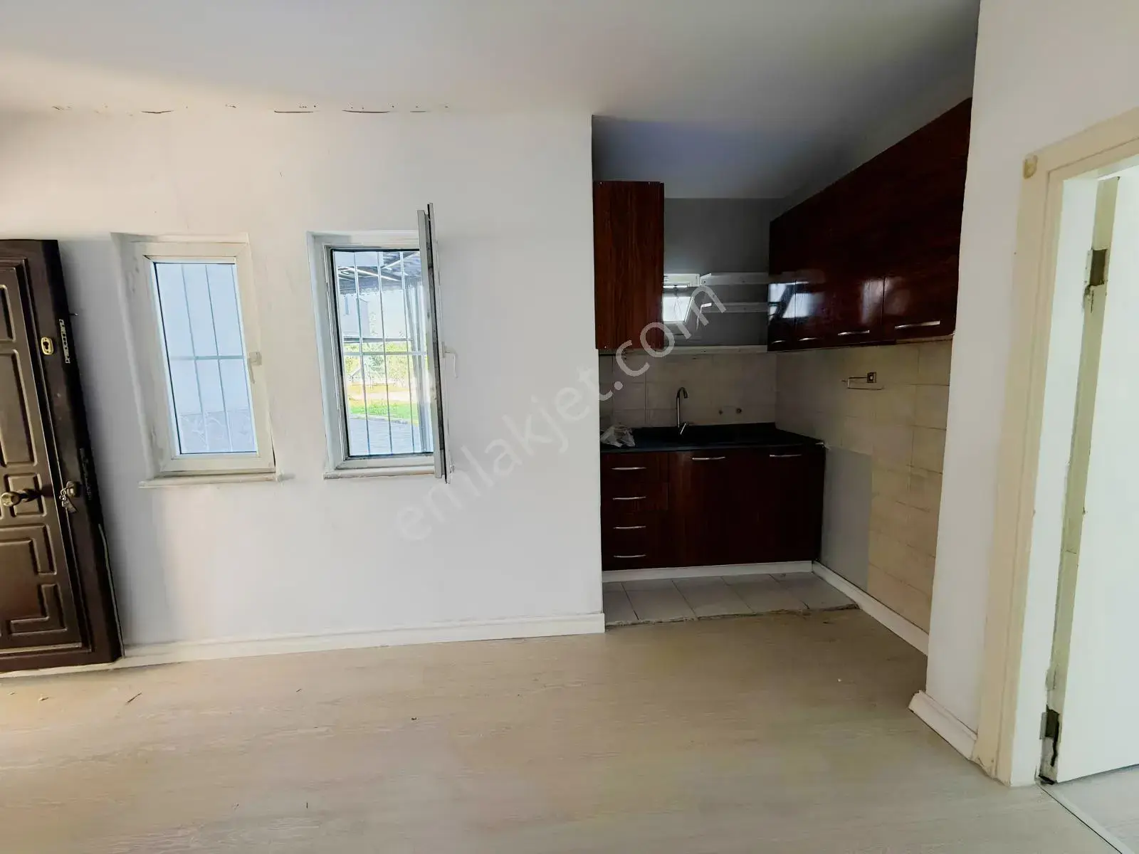 Merkezi Konumda 1+1 Kiralık Ofis 30 M² — görsel 4