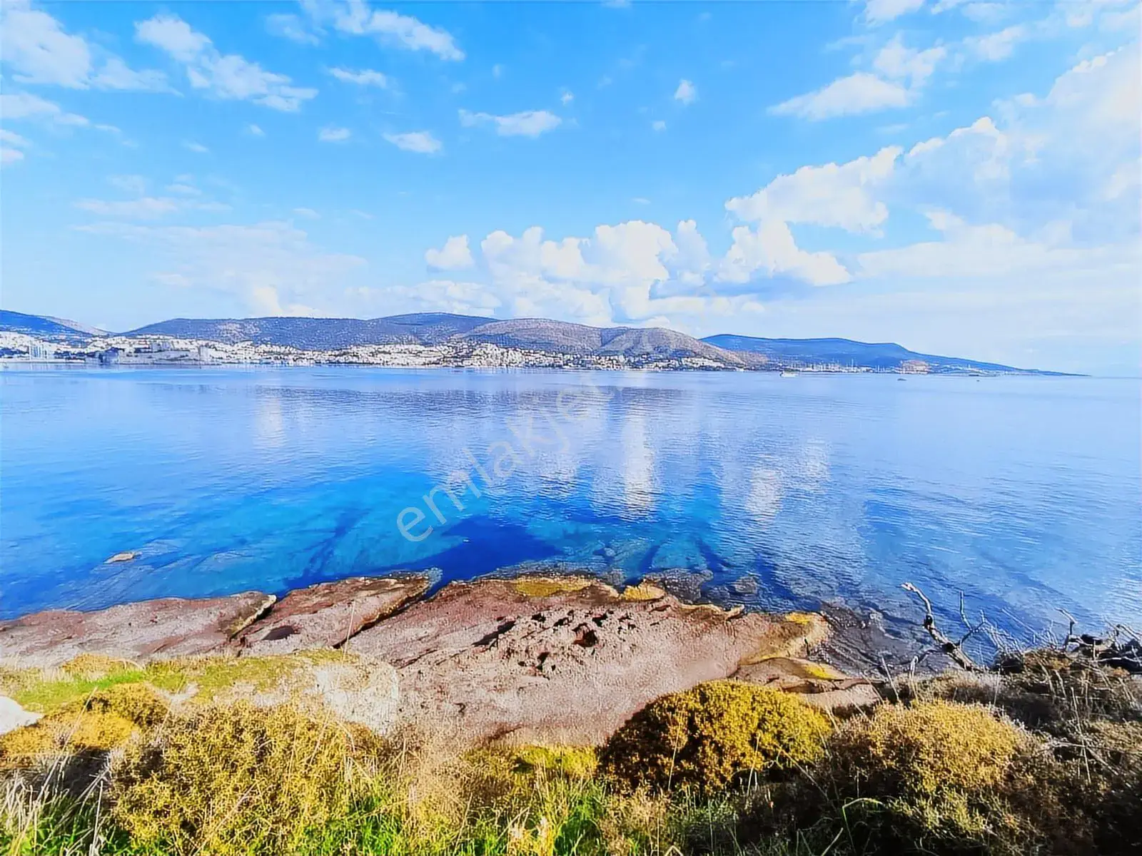 Koleksiyon Değerinde Denize Sıfır 2.282m2 Fırsat Arazi — görsel 8