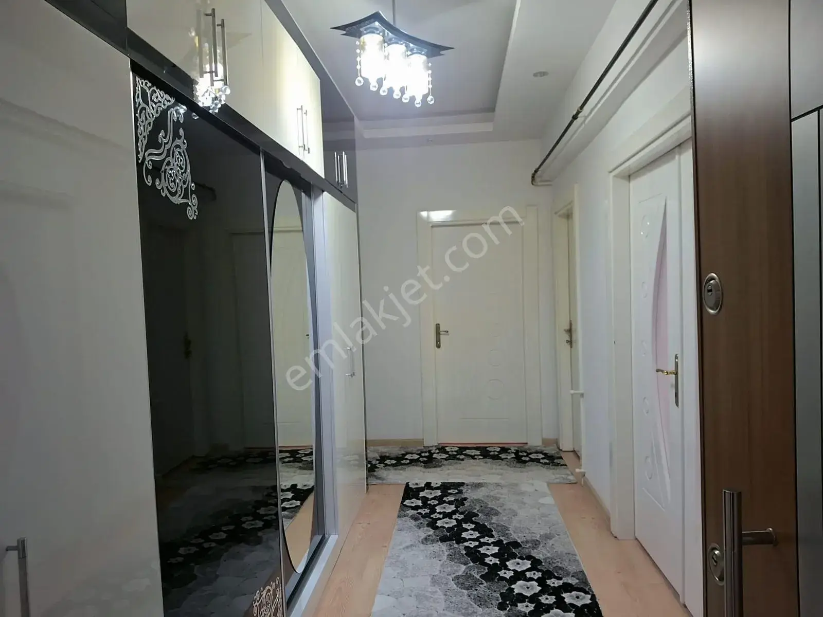 "çağlayan'da 3+1 180 M2 Ayrı Mutfaklı /asansörlü /faleze Yakın — görsel 2