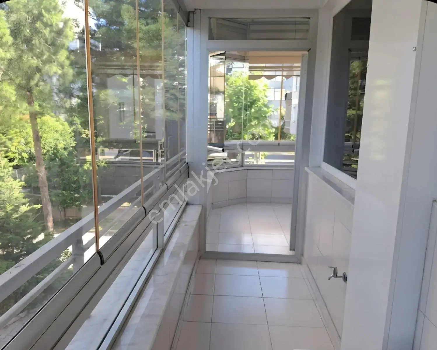"çağlayan'da 3+1 180 M2 Ayrı Mutfaklı /asansörlü /faleze Yakın — görsel 9
