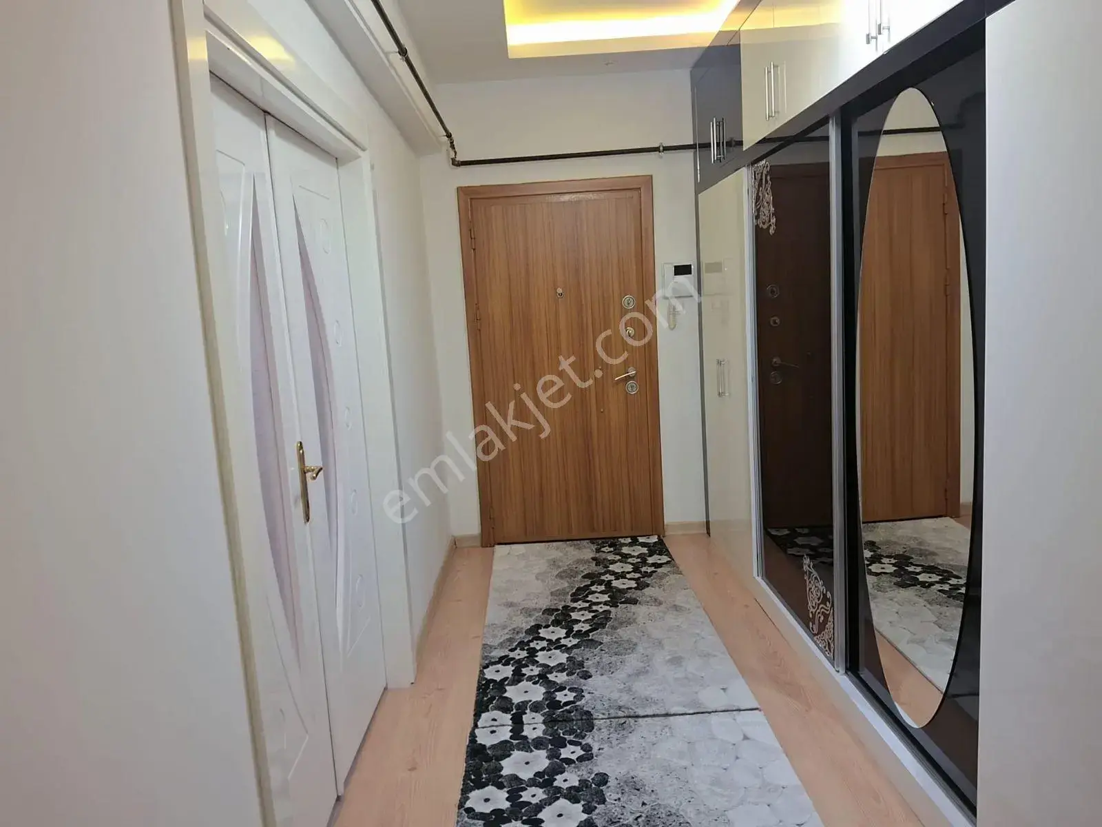"çağlayan'da 3+1 180 M2 Ayrı Mutfaklı /asansörlü /faleze Yakın — görsel 13