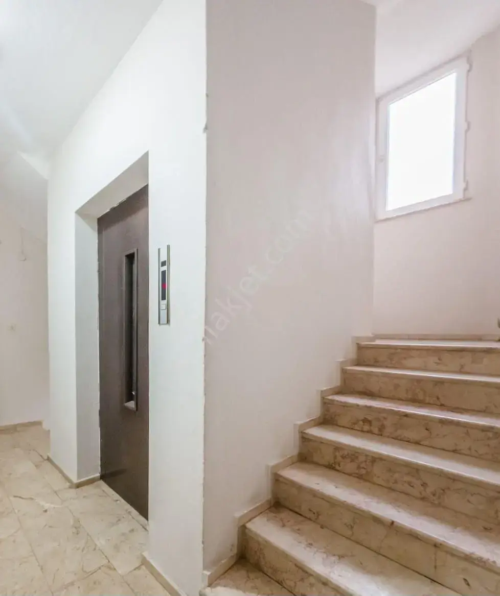 "çağlayan'da 3+1 180 M2 Ayrı Mutfaklı /asansörlü /faleze Yakın — görsel 29