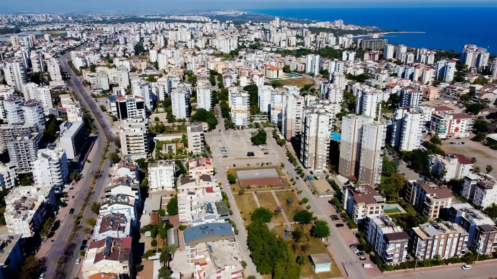 "çağlayan'da 3+1 180 M2 Ayrı Mutfaklı /asansörlü /faleze Yakın — görsel 32