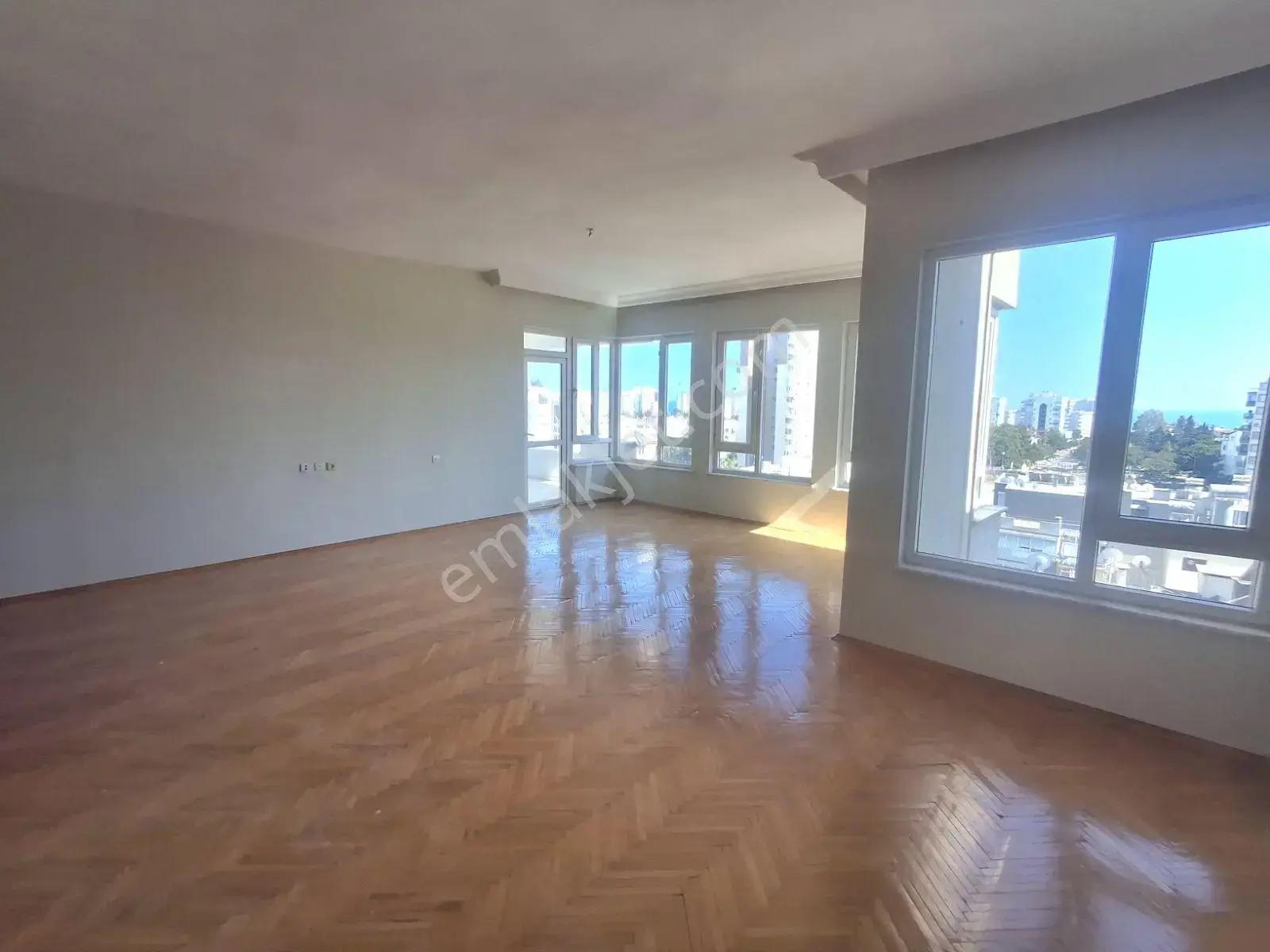 Çağlayan'da Kiralık Deniz Manzaralı 3+1 Daire / Zu Vermieten — görsel 3