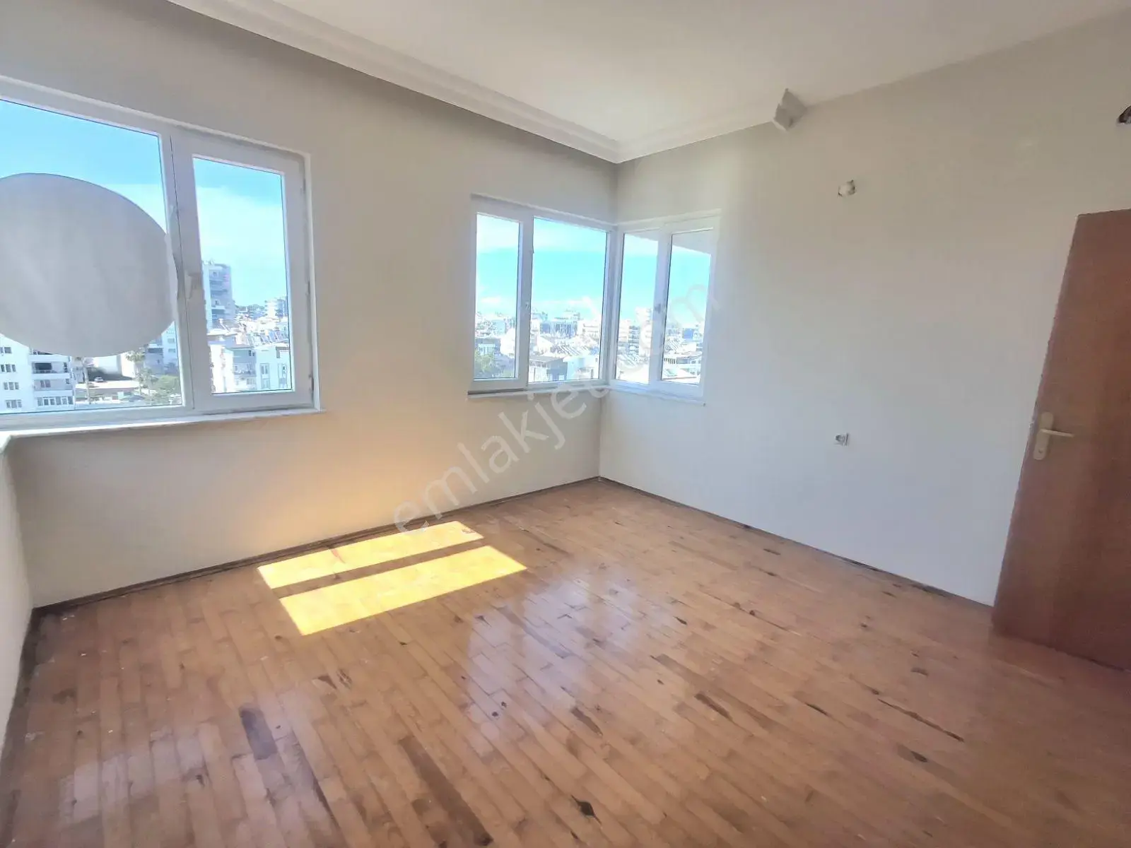 Çağlayan'da Kiralık Deniz Manzaralı 3+1 Daire / Zu Vermieten — görsel 19