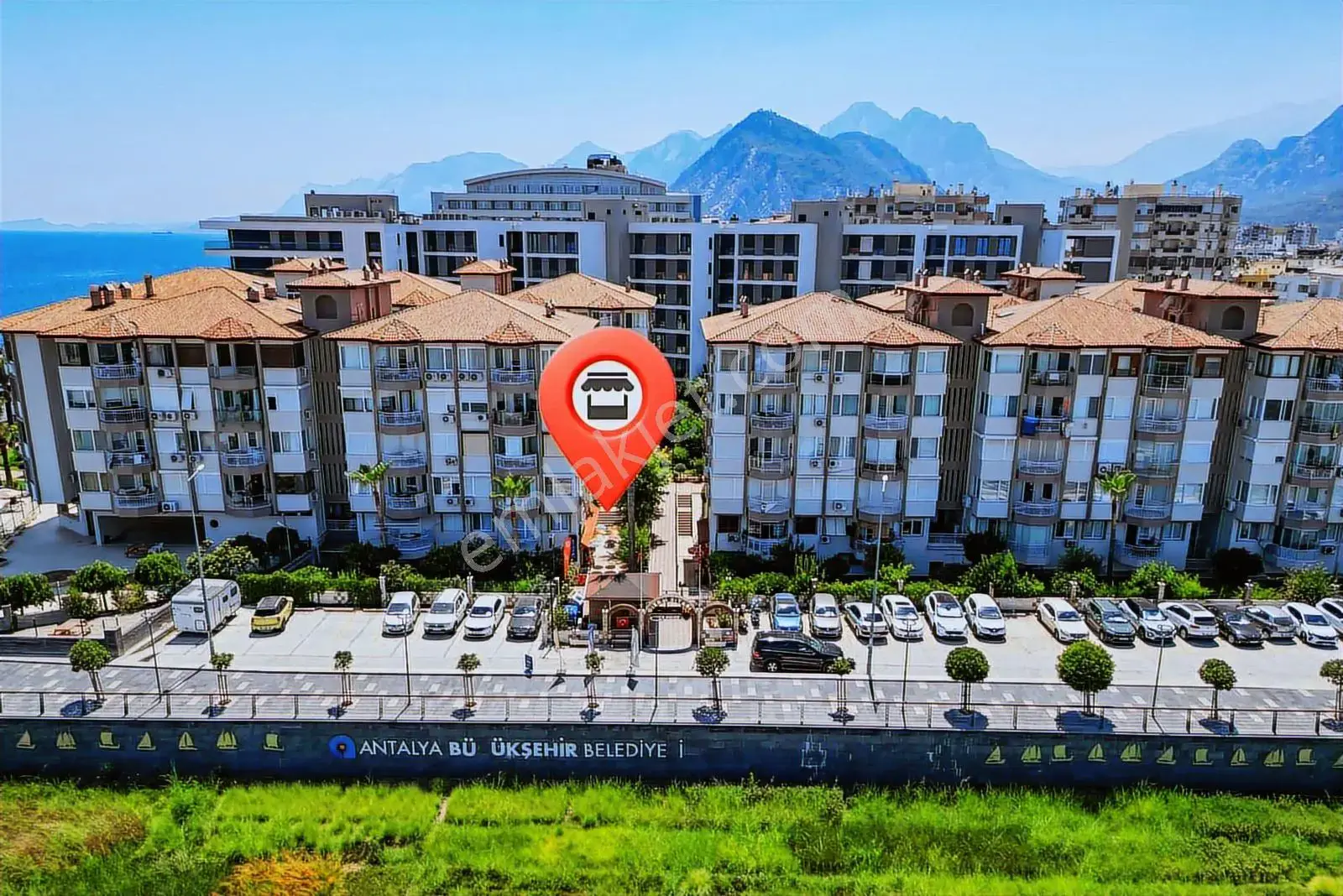 Gülay Tuncay'dan Konyaaltında Devirlik Market