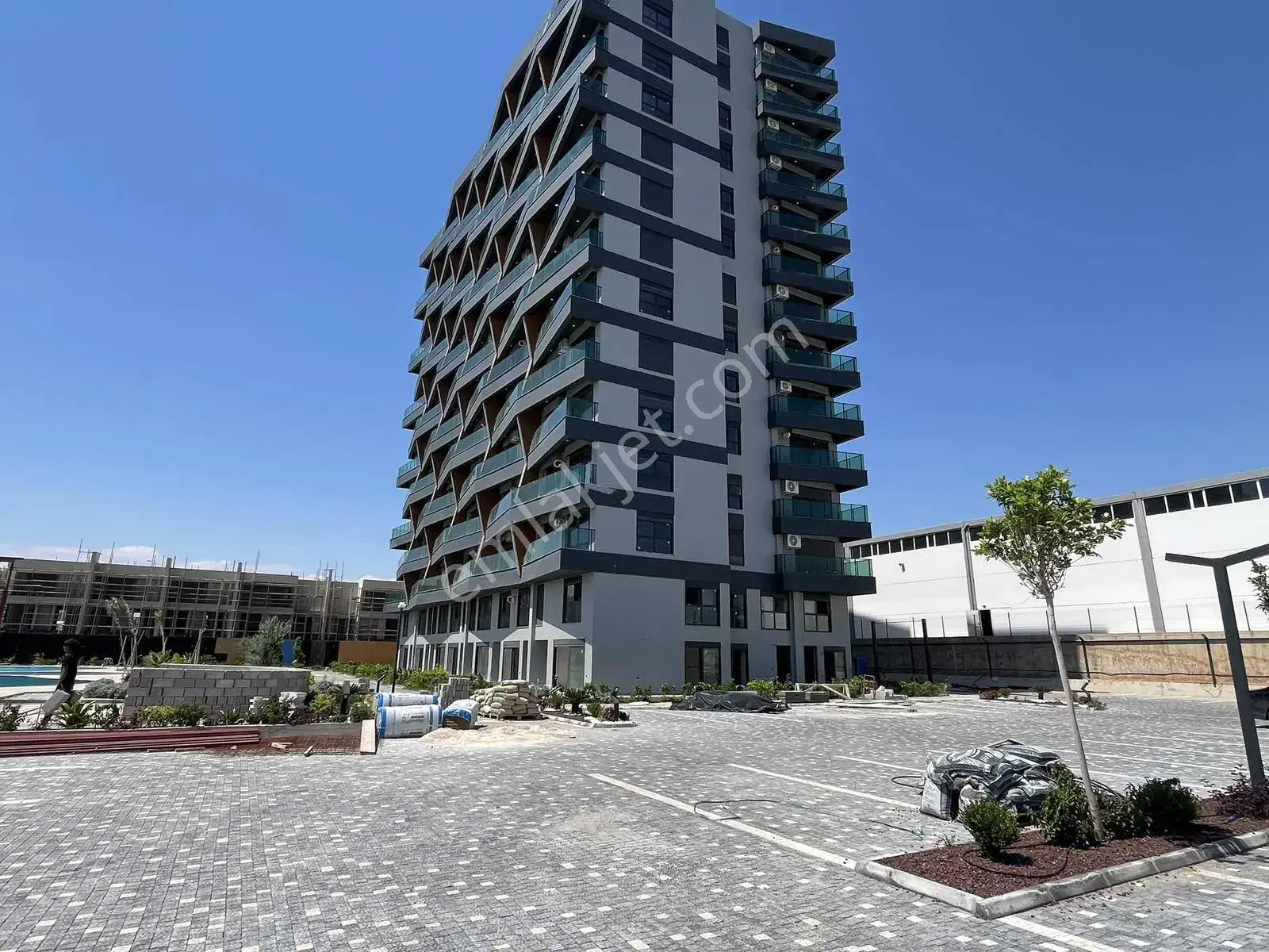 Gülay Tuncay'dan Altınova'da Lüks Sıfır Eşyalı 1+1 Daire — görsel 32