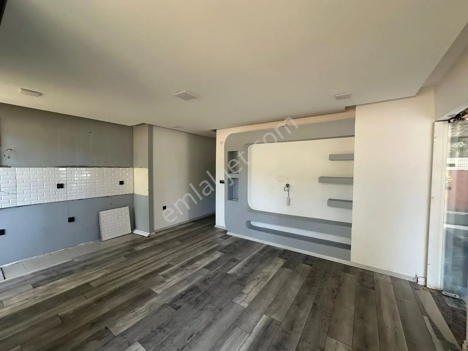 Örnekköy'de Denize Yürüme Mesafesinde Kiralık Dükkan — görsel 13