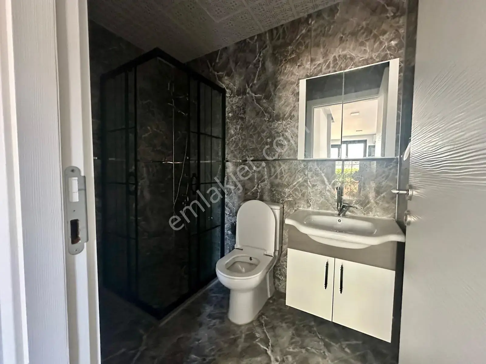 Örnekköy'de Denize Yürüme Mesafesinde Kiralık Dükkan — görsel 16