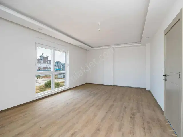 Tramvay Durağına 300 M Sıfır 2+1 Çift Balkon Ayrı Mutfak İskanlı — görsel 9