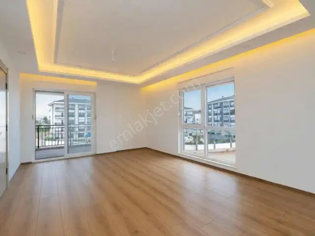Tramvay Durağına 300 M Sıfır 2+1 Çift Balkon Ayrı Mutfak İskanlı — görsel 11