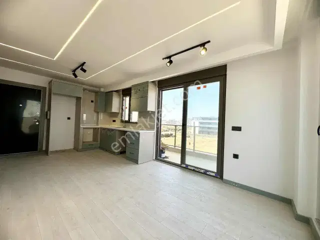 Hadi Mostafapour'dan İyi Lokasyonda Satılık 1+1 Lüks Daire — görsel 6