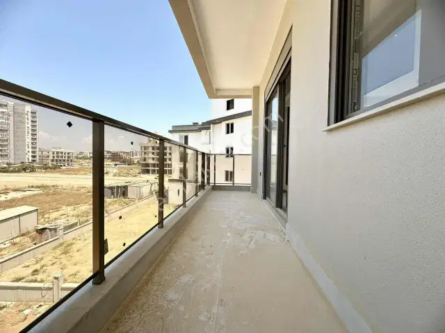 Hadi Mostafapour'dan İyi Lokasyonda Satılık 1+1 Lüks Daire — görsel 11