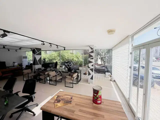 İki Katlı 180 M² Krediye Uygun Satılık Dükkan — görsel 3