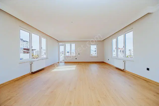 Yeşilbahçe'de Denize 5 Dk İçi Full Yapılı 3+1 180 M2 Satılık — görsel 2