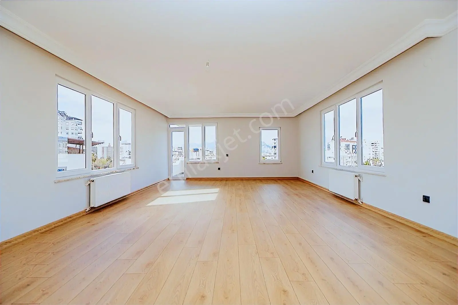 Yeşilbahçe'de Denize 5 Dk İçi Full Yapılı 3+1 180 M2 Satılık — görsel 2