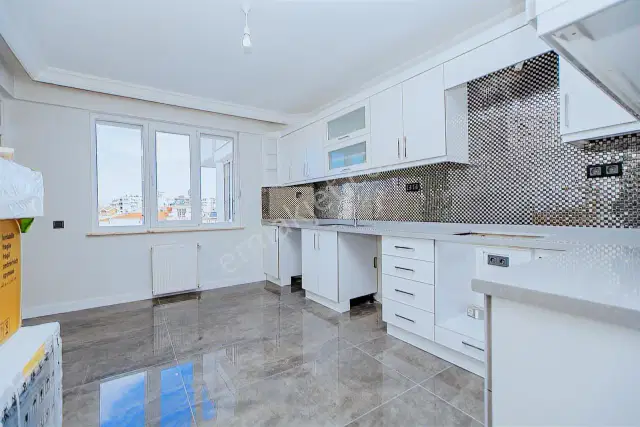 Yeşilbahçe'de Denize 5 Dk İçi Full Yapılı 3+1 180 M2 Satılık — görsel 5