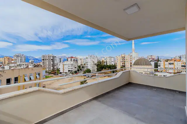 Yeşilbahçe'de Denize 5 Dk İçi Full Yapılı 3+1 180 M2 Satılık — görsel 15