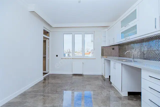 Yeşilbahçe'de Denize 5 Dk İçi Full Yapılı 3+1 180 M2 Satılık — görsel 16