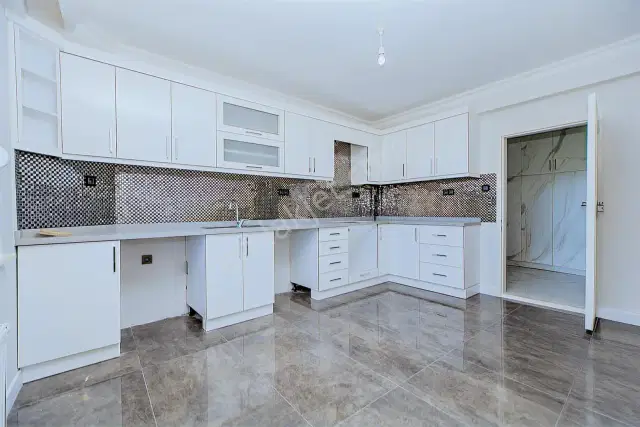Yeşilbahçe'de Denize 5 Dk İçi Full Yapılı 3+1 180 M2 Satılık — görsel 23