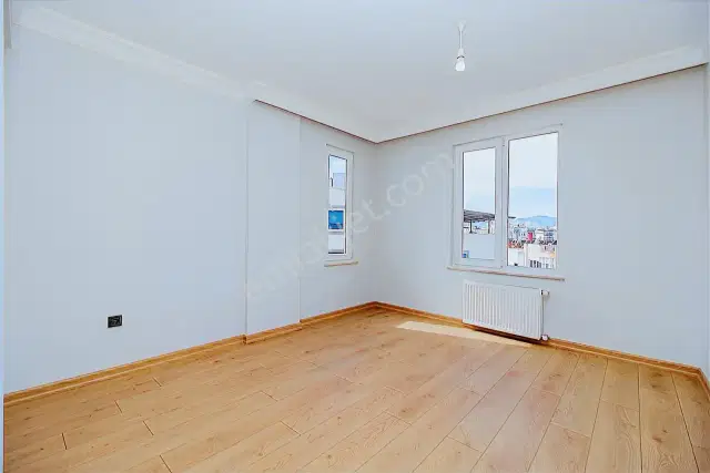 Yeşilbahçe'de Denize 5 Dk İçi Full Yapılı 3+1 180 M2 Satılık — görsel 31