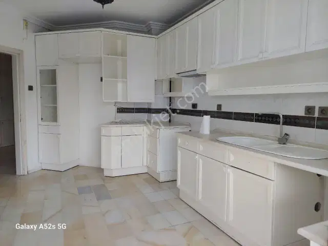 Eski Lara Yolunda Deniz Manzaralı 4+1 Kiralık Daire — görsel 8