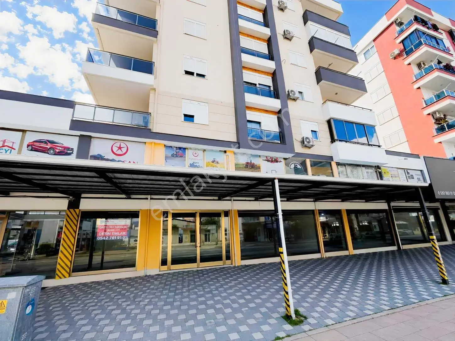 Kumluca Gödene Caddesi Üzeri 2 Katlı 525 M2 Dükkan & Mağaza — görsel 1