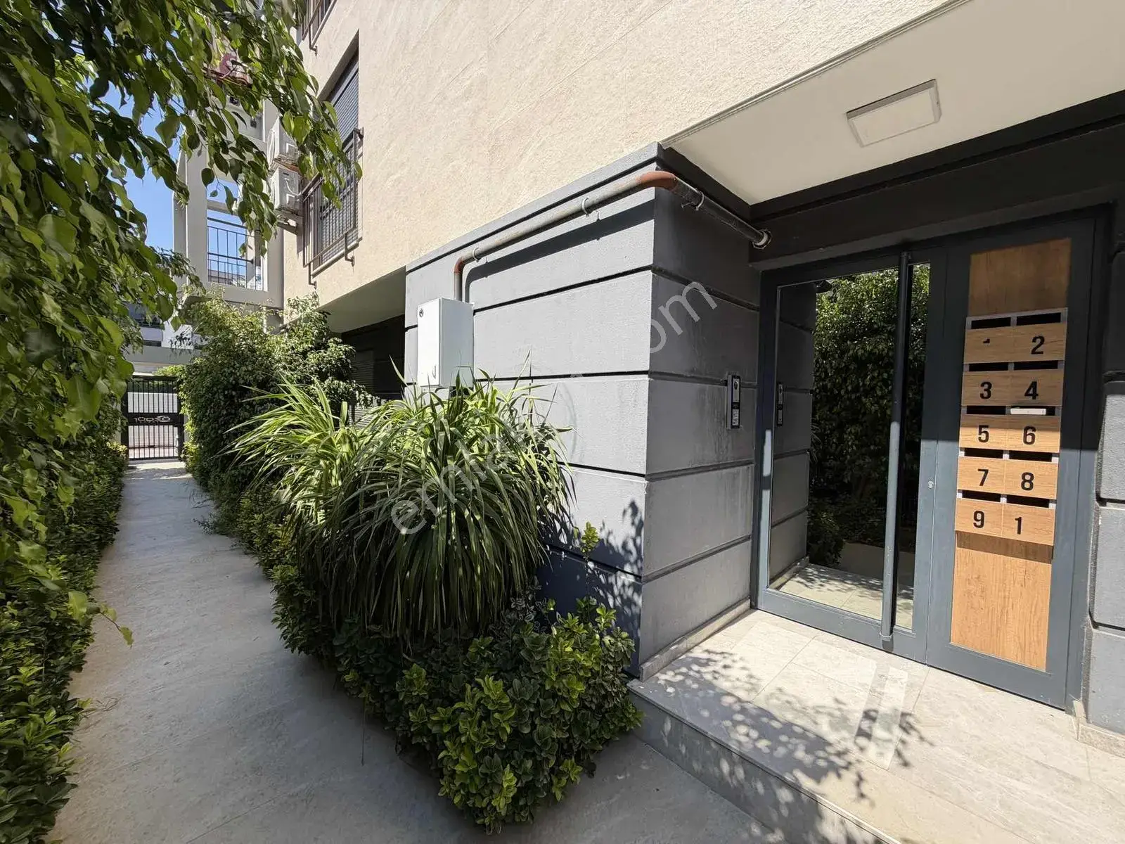 Barınaklarda Müstakil Bahçeli Dubleks 3+1 Eşyalı Kiralık — görsel 3
