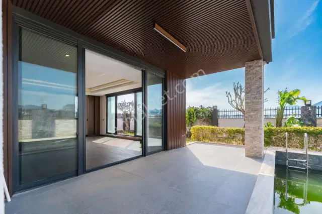 Altınkale Geniş Bahçeli Ve Kapalı Garajlı Özel Tasarım Villa — görsel 15