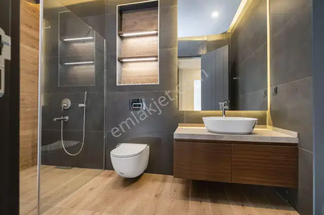Altınkale Geniş Bahçeli Ve Kapalı Garajlı Özel Tasarım Villa — görsel 18