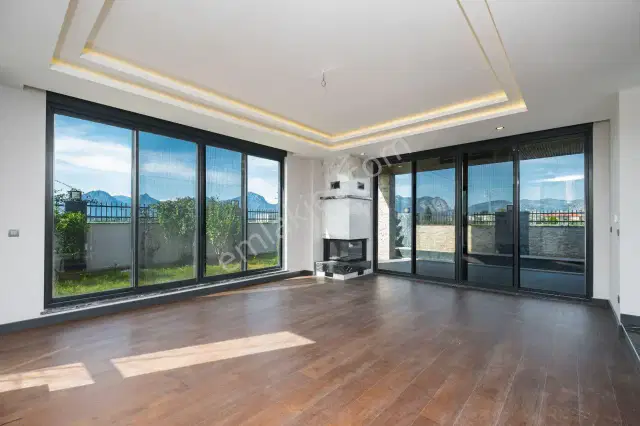 Altınkale Geniş Bahçeli Ve Kapalı Garajlı Özel Tasarım Villa — görsel 19