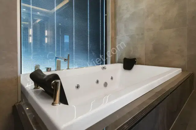 Altınkale Geniş Bahçeli Ve Kapalı Garajlı Özel Tasarım Villa — görsel 23