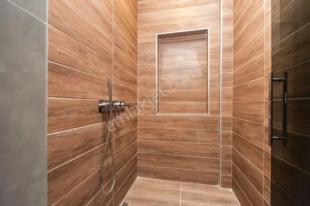 Altınkale Geniş Bahçeli Ve Kapalı Garajlı Özel Tasarım Villa — görsel 25