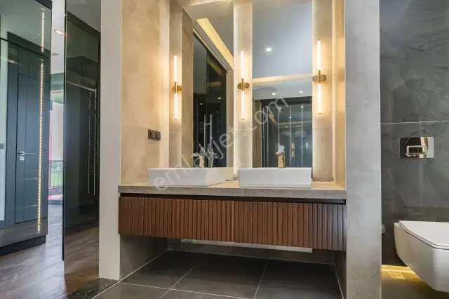 Altınkale Geniş Bahçeli Ve Kapalı Garajlı Özel Tasarım Villa — görsel 31